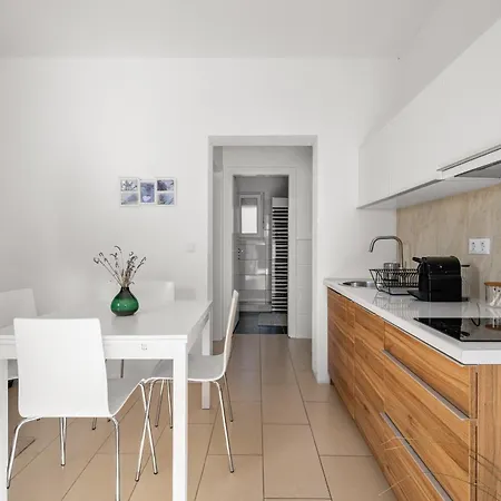 Casa Lilium, A Charming 6km Near The Sea Santalezi