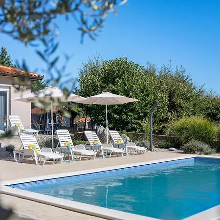 Casa Lilium, A Charming 6km Near The Sea *