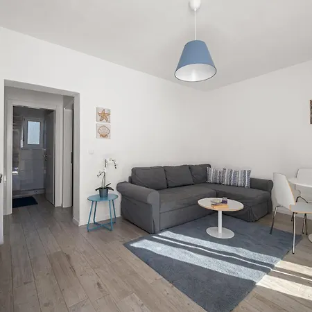 Casa Lilium, A Charming 6km Near The Sea Διαμέρισμα Santalezi