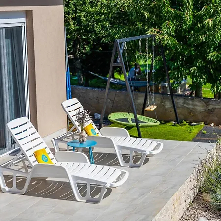 Διαμέρισμα Casa Lilium, A Charming 6km Near The Sea Santalezi